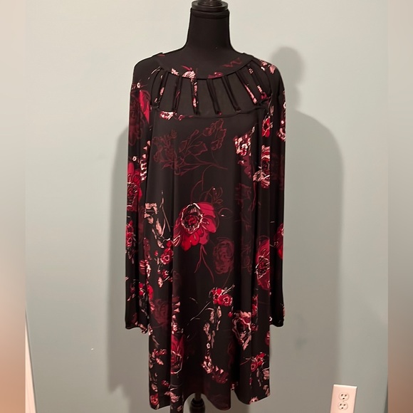 NEW WITH TAGS Maurices floral  Shift dress - Picture 4 of 5
